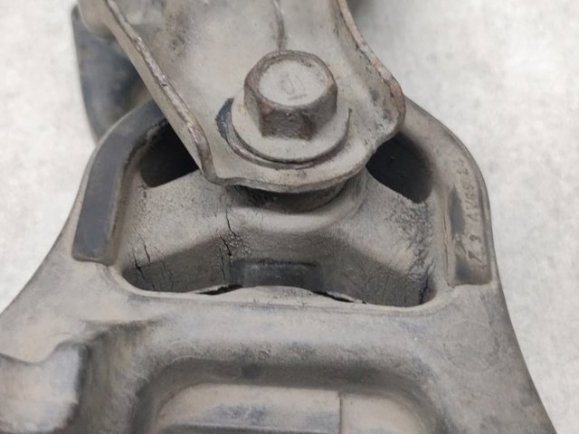 Сайлентблок (подушка) редуктора заднього моста, передній 50721S5C003 HONDA