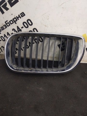 Решітка радіатора права 511370305490 BMW