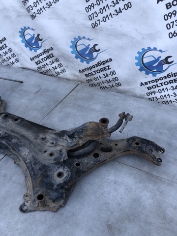 Балка передньої підвіски, підрамник 5120142071 TOYOTA