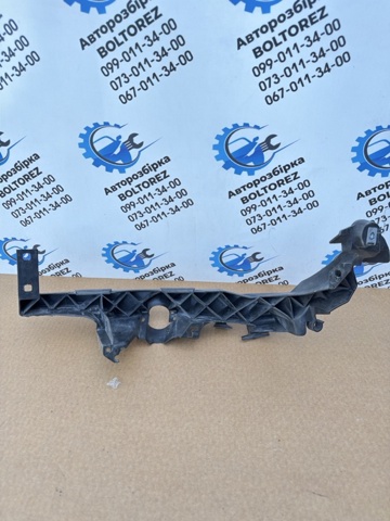 Кріплення фари передньої, правої 51647116708 BMW