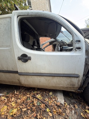 Дверка передня права 51847704 FIAT
