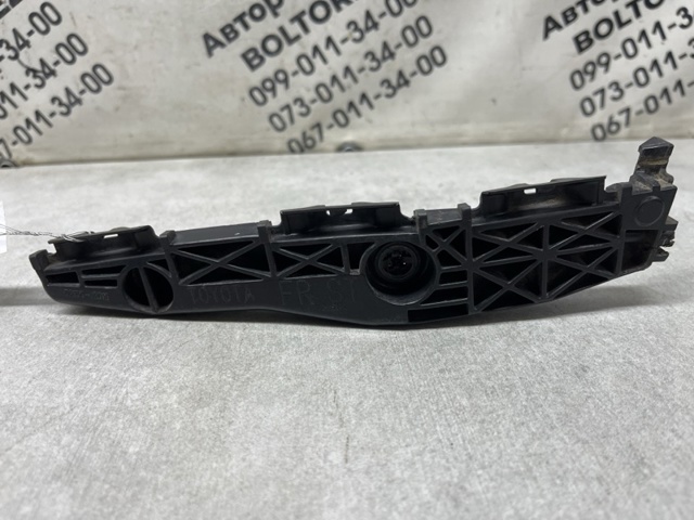 Кронштейн бампера заднього, правий 5215542010 TOYOTA