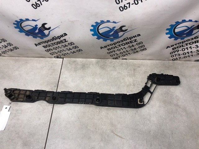 Кронштейн бампера заднього, правий 5215560070 TOYOTA