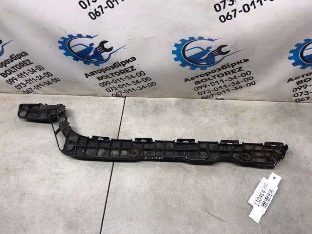 Кронштейн бампера заднього, правий 5215560070 TOYOTA