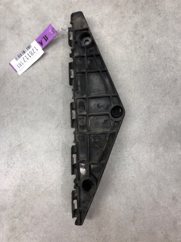 Кронштейн бампера переднього, правий 5253505040 TOYOTA