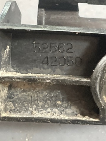 Кронштейн бампера заднього, правий 5256242050 TOYOTA