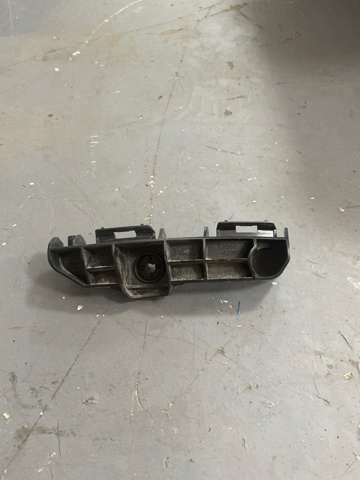 Кронштейн бампера заднього, правий 5256242050 TOYOTA