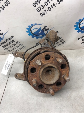 Цапфа поворотна права 527201H000 HYUNDAI
