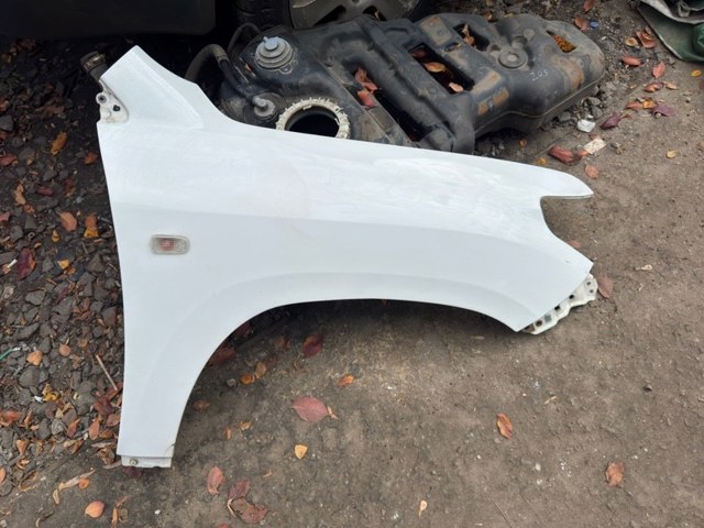 Переднє праве крило 5380160B80 TOYOTA