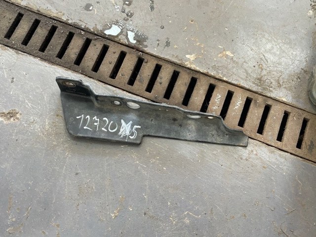 Бризговик переднього бампера, правий 5389542050 TOYOTA