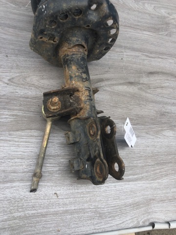 Стійка передня права 546612R400 HYUNDAI