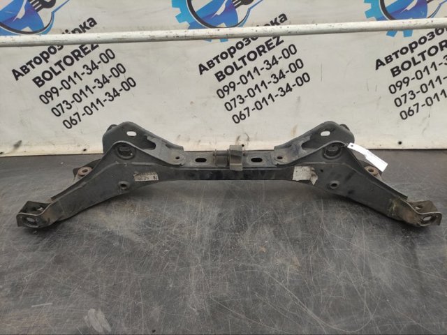 Балка задньої підвіски поперечна 554053R850 HYUNDAI