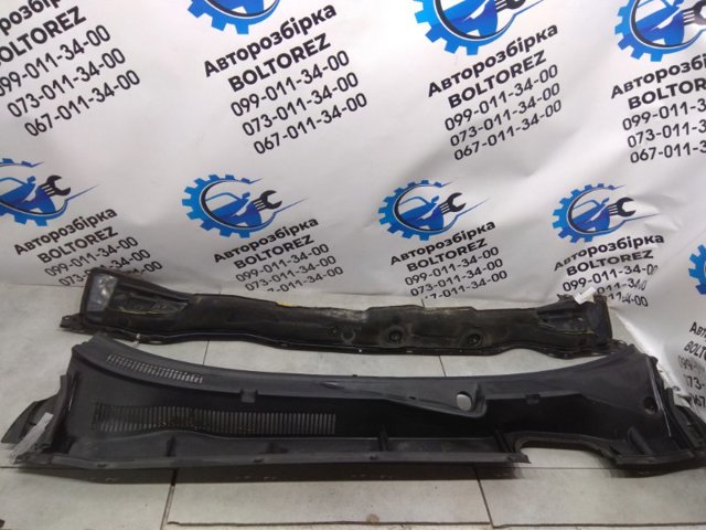 Водостік лобового скла, жабо 5570842151 TOYOTA