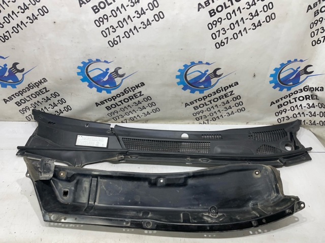 Решітка двірників, права 5578442020 TOYOTA