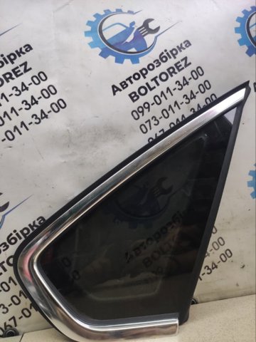 Скло кузова/багажного відсіку, ліве 561845297R VAG