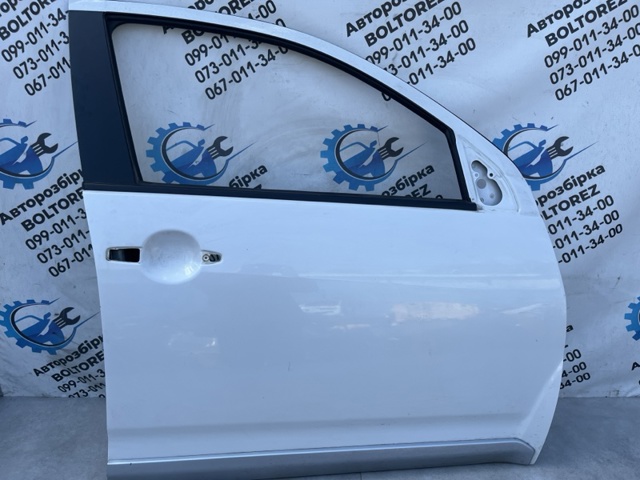 Дверка передня права 5700A278 MITSUBISHI