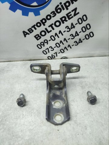 Петля водійських дверей 5702A006 MITSUBISHI