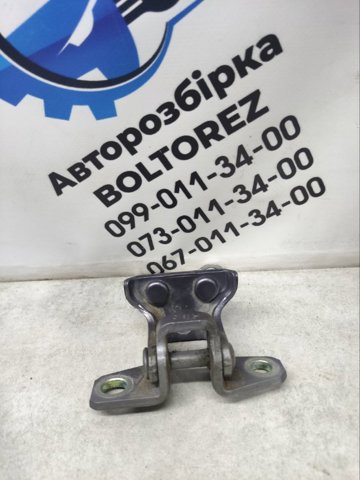Дверний шарнір задній лівий 5732A007 MITSUBISHI