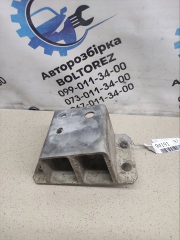 Кронштейн підсилювача заднього бампера 5832342010 TOYOTA