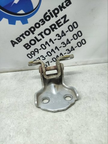 Петля заднтої двері, правої 61520FA020 SUBARU
