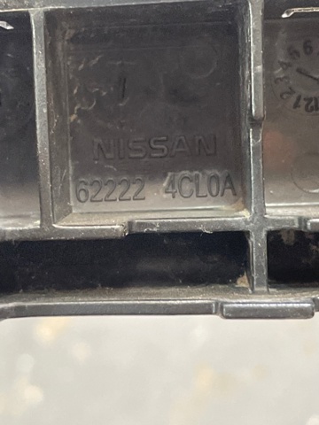 Праве кріплення переднього бампера 622224CL0A NISSAN