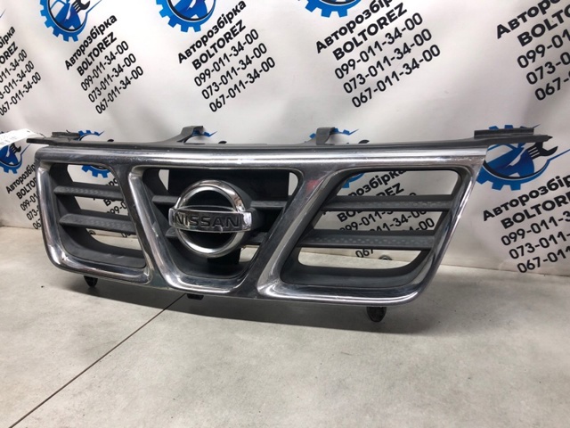 Решітка радіатора 623108H700 NISSAN
