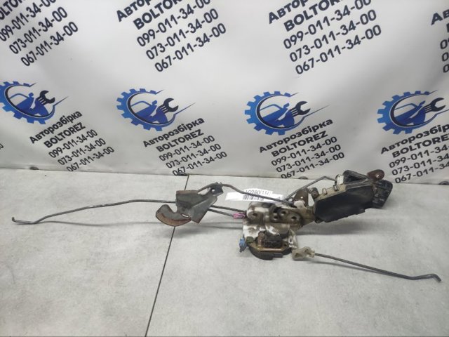 Замок передніх пасажирських дверей 62318FC200 SUBARU