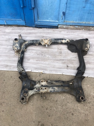 Підрамник передній 624052L000 HYUNDAI