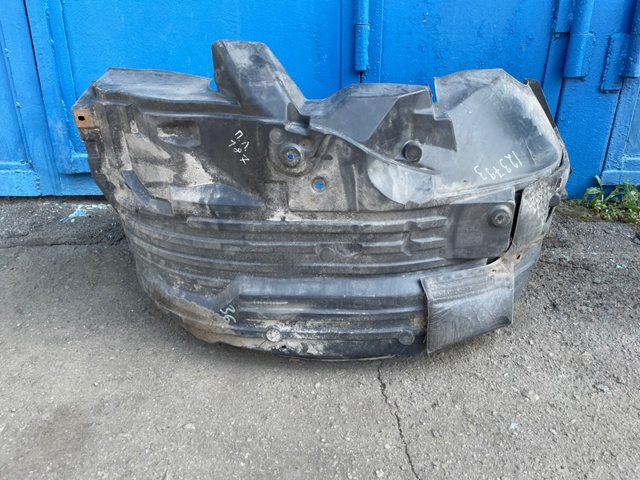Підкрилок передній лівий 638413X00A NISSAN