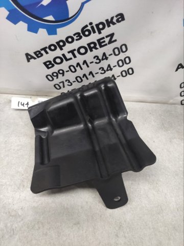 Направляюча переднього бампера, права 6400A480 MITSUBISHI