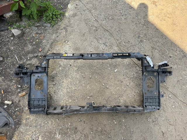 Кронштейн кріплення радіатора 641013X000 HYUNDAI