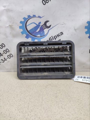 Решітка вентиляційна задня 64228391346 BMW