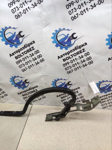 Шарнір кришки багажника 6451053020 TOYOTA