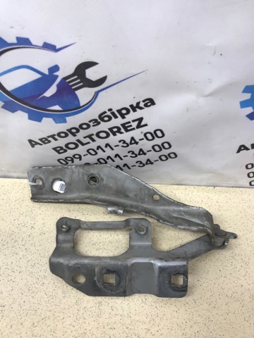 Шарнір капота правий 654008H300 NISSAN