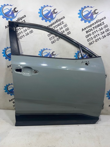 Пасажирські передні двері 670010R090 TOYOTA