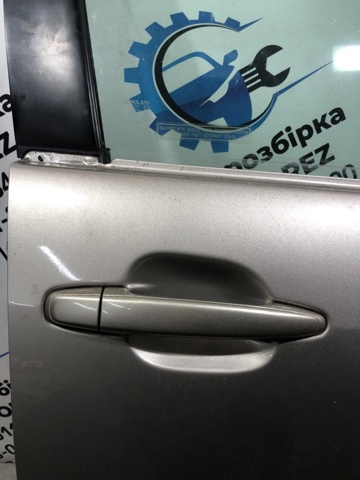Пасажирські передні двері 6700160620 TOYOTA