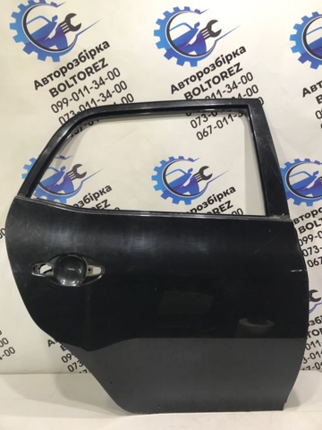 Двері пасажирські задні праві Toyota Auris UKP
