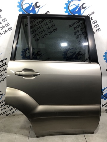 Двері пасажирські задні праві 6700360370 TOYOTA