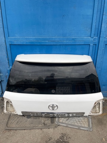 Задня ляда 6700560D10 TOYOTA