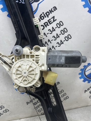 Мотор склопідйомника дверей передніх, лівих 67627267691 BMW