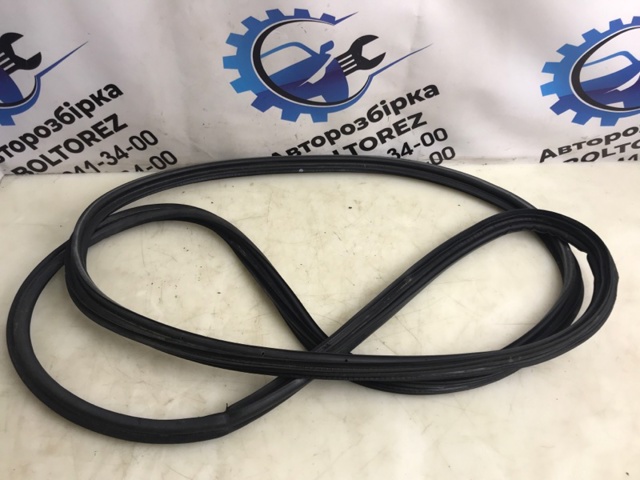 Ущільнювач задніх 3/5-х дверей 6788142040 TOYOTA