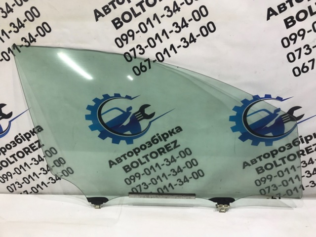 Скло пасажирських дверей 6810102230 TOYOTA