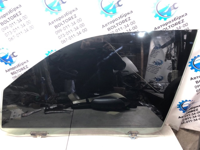 Вікно (передніх дверей) двері 6810260560 TOYOTA