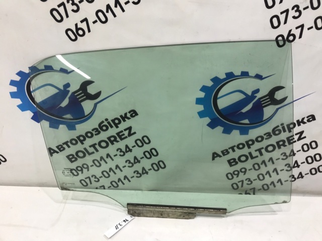 Вікно задніх дверей 6810302210 TOYOTA