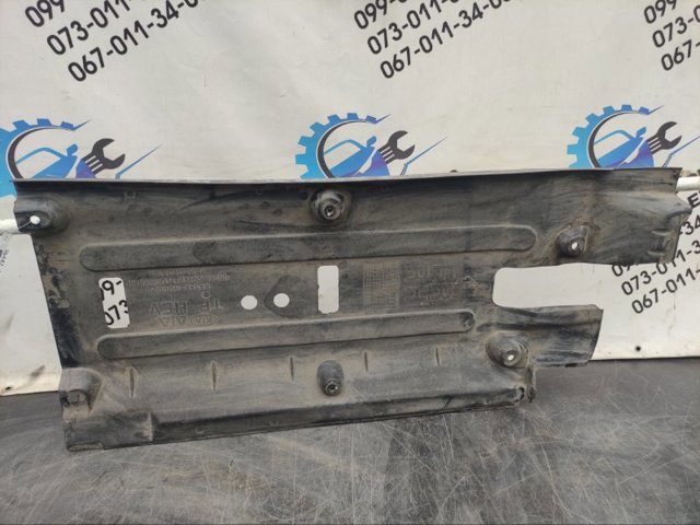 Скло задньої двері правої 6810306260 TOYOTA