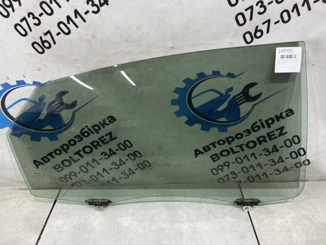 Скло задньої двері правої 6810307030 TOYOTA