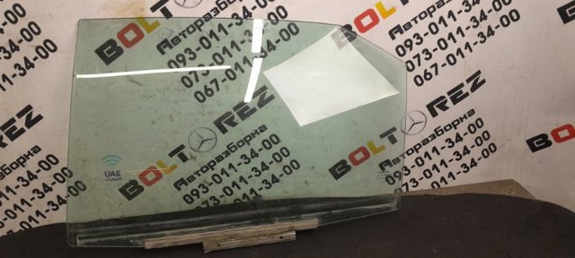 Скло заднє ліве 6810406260 TOYOTA