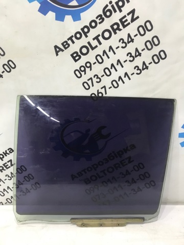 Скло задньої двері лівої 6810442080 TOYOTA