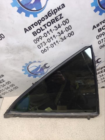 Куточок задніх правих дверей 6812333060 TOYOTA