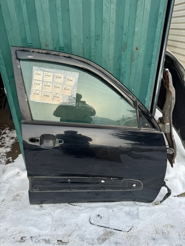 Петля передніх дверей, правих 6873033010 TOYOTA
